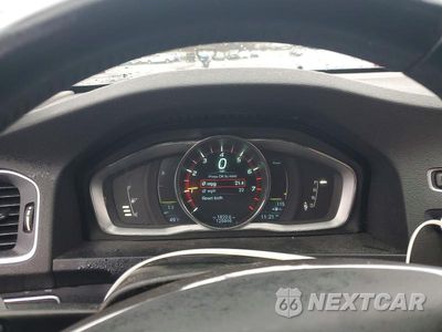 Zdjęcie 9 z 12 samochodu: 2014 VOLVO S60 T5 VIN:YV1612FH8E1288801 - miniatura