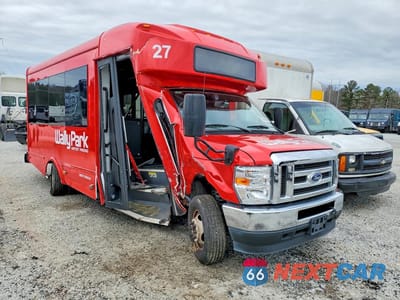 Czwarte zdjęcie samochodu z boku: 2025 FORD ECONOLINE E450 SUPER DUTY CUTAWAY VAN VIN:1FDFE4FN5SDD02946 - miniatura