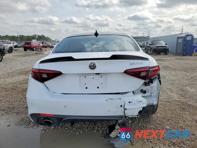 Zdjęcie 6 z 11 samochodu: 2018 ALFA ROMEO GIULIA TI VIN:ZARFAECN5J7579562 - miniatura