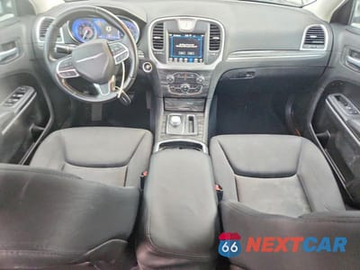 Zdjęcie 8 z 12 samochodu: 2019 CHRYSLER 300 TOURING VIN:2C3CCAAG6KH555995 - miniatura