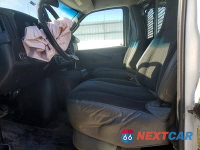 Zdjęcie 7 z 12 samochodu: 2018 GMC SAVANA 2500 DELIVERY VAN VIN:1GTW7AFG4J1907720 - miniatura