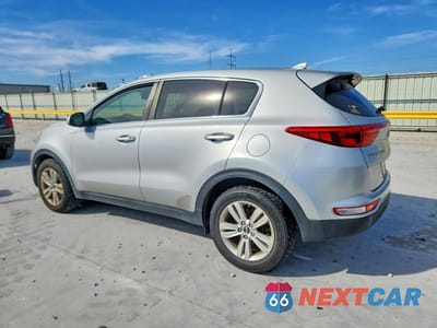 Drugie zdjęcie samochodu z przodu: 2017 KIA SPORTAGE LX VIN:KNDPM3AC4H7134705 - miniatura