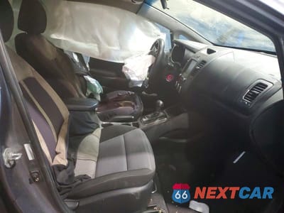 Zdjęcie 7 z 12 samochodu: 2018 KIA FORTE S VIN:3KPFL4A70JE175586 - miniatura