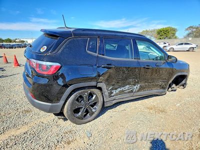 Trzecie zdjęcie samochodu z tyłu: 2019 JEEP COMPASS LATITUDE VIN:3C4NJDBBXKT740704 - miniatura