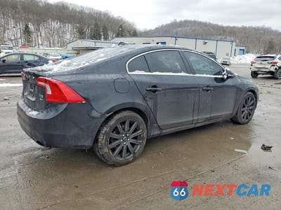 Trzecie zdjęcie samochodu z tyłu: 2016 VOLVO S60 PLATINUM VIN:LYV612TM5GB088929 - miniatura