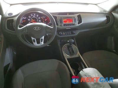 Zdjęcie 8 z 12 samochodu: 2011 TOYOTA COROLLA LE VIN:2T1BU4EE5BC610641 - miniatura