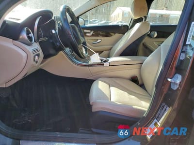 Zdjęcie 7 z 12 samochodu: 2015 MERCEDES-BENZ C 300 4MATIC VIN:55SWF4KB3FU028608 - miniatura