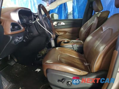 Zdjęcie 7 z 13 samochodu: 2018 CHRYSLER PACIFICA HYBRID LIMITED VIN:2C4RC1N78JR213053 - miniatura