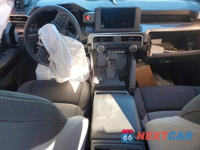 Zdjęcie 8 z 11 samochodu: 2025 TOYOTA TACOMA TRD SPORT VIN:3TMLB5JN5SM170238 - miniatura