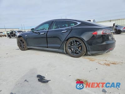 Drugie zdjęcie samochodu z przodu: 2013 TESLA MODEL S VIN:5YJSA1CN4DFP20265 - miniatura