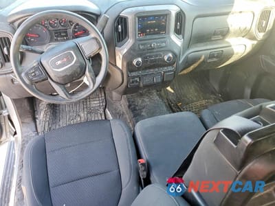 Zdjęcie 8 z 12 samochodu: 2022 GMC SIERRA K3500 VIN:1GT49SEY6NF104286 - miniatura