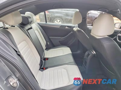 Zdjęcie 10 z 12 samochodu: 2017 VOLKSWAGEN JETTA SPORT VIN:3VWD17AJ8HM305752 - miniatura