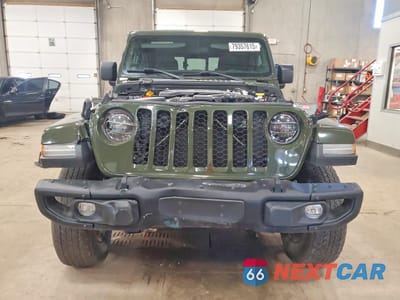 Piąte zdjęcie samochodu w środku: 2021 JEEP GLADIATOR SPORT VIN:1C6HJTAG2ML584135 - miniatura