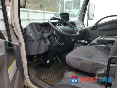 Zdjęcie 8 z 13 samochodu: 2011 ISUZU NQR BOX TRUCK VIN:JALE5W164B7901443 - miniatura