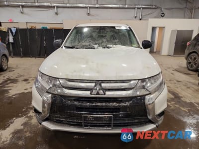 Piąte zdjęcie samochodu w środku: 2017 MITSUBISHI OUTLANDER ES VIN:JA4AZ2A31HZ060417 - miniatura
