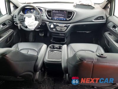 Zdjęcie 8 z 12 samochodu: 2024 CHRYSLER PACIFICA TOURING L VIN:2C4RC3BG6RR161286 - miniatura