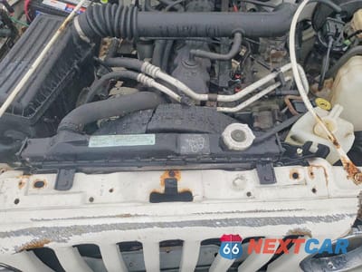 Zdjęcie 12 z 12 samochodu: 2000 JEEP WRANGLER / TJ SAHARA VIN:1J4FA59S6YP749360 - miniatura