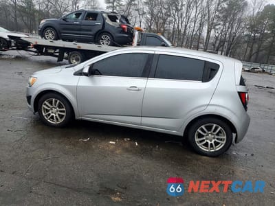Drugie zdjęcie samochodu z przodu: 2015 CHEVROLET SONIC LT VIN:1G1JC6SB8F4141552 - miniatura