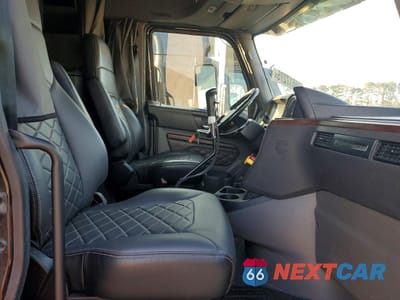 Piąte zdjęcie samochodu w środku: 2023 INTERNATIONAL HX520 SEMI TRUCK VIN:3HSPAAPR5PN428662 - miniatura