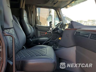 Piąte zdjęcie samochodu w środku: 2023 INTERNATIONAL HX520 SEMI TRUCK VIN:3HSPAAPR5PN428662 - miniatura