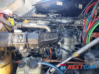 Zdjęcie 7 z 10 samochodu: 2016 FREIGHTLINER CASCADIA 125 SEMI TRUCK VIN:1FUBGEDV1GLHC5615 - miniatura