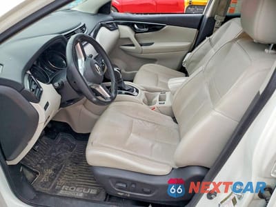 Zdjęcie 7 z 12 samochodu: 2017 NISSAN ROGUE SPORT SL VIN:JN1BJ1CP1HW007202 - miniatura