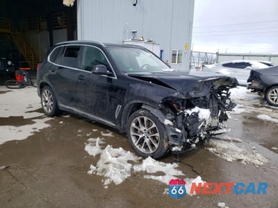 Czwarte zdjęcie samochodu z boku: 2021 BMW X5 XDRIVE40I VIN:5UXCR6C07M9H45283 - miniatura