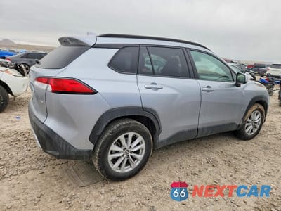 Trzecie zdjęcie samochodu z tyłu: 2022 TOYOTA COROLLA CROSS LE VIN:7MUCAABG8NV029797 - miniatura