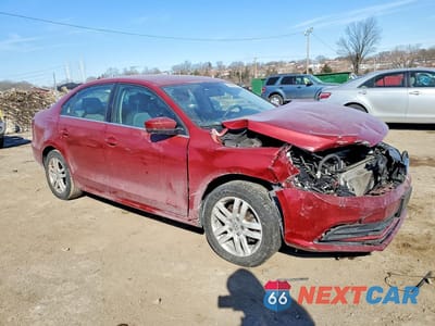 Czwarte zdjęcie samochodu z boku: 2017 VOLKSWAGEN JETTA S VIN:3VW2B7AJ6HM330797 - miniatura