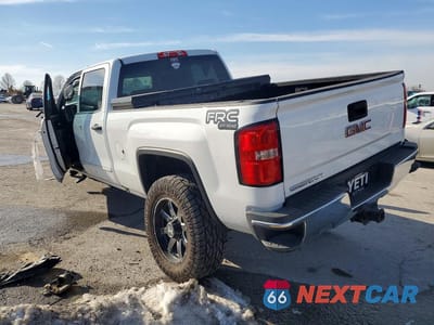 Drugie zdjęcie samochodu z przodu: 2017 GMC SIERRA K2500 SLE VIN:1GT12SEG6HF136383 - miniatura