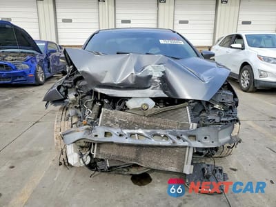 Piąte zdjęcie samochodu w środku: 2016 FORD FOCUS SE VIN:1FADP3F2XGL359166 - miniatura