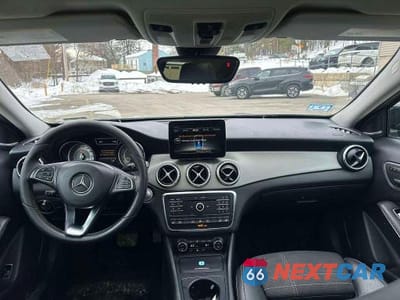 Piąte zdjęcie samochodu w środku: 2017 MERCEDES-BENZ GLA 250 4MATIC VIN:WDCTG4GB4HJ293294 - miniatura