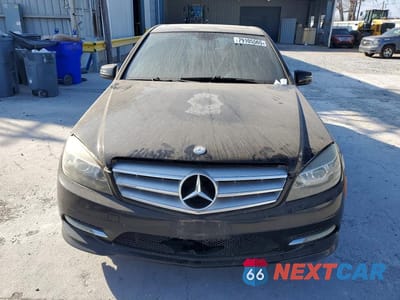 Piąte zdjęcie samochodu w środku: 2011 MERCEDES-BENZ C 300 VIN:WDDGF5EB2BF635666 - miniatura