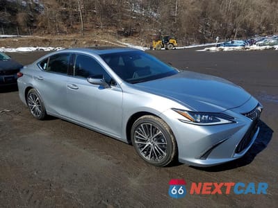Czwarte zdjęcie samochodu z boku: 2023 LEXUS ES 350 BASE VIN:58ADZ1B15PU156741 - miniatura