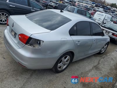 Trzecie zdjęcie samochodu z tyłu: 2014 VOLKSWAGEN JETTA TDI VIN:3VWLL7AJXEM357157 - miniatura