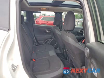 Zdjęcie 10 z 12 samochodu: 2023 JEEP RENEGADE LATITUDE VIN:ZACNJDB16PPP56174 - miniatura