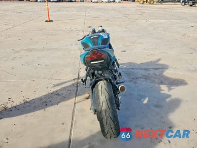 Czwarte zdjęcie samochodu z boku: 2021 KAWASAKI ZX636 K VIN:JKBZXJH14MA009604 - miniatura