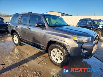 Czwarte zdjęcie samochodu z boku: 2019 TOYOTA 4RUNNER SR5 PREMIUM VIN:JTEZU5JR2K5203513 - miniatura