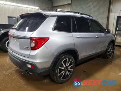Trzecie zdjęcie samochodu z tyłu: 2019 HONDA PASSPORT TOURING VIN:5FNYF8H92KB000525 - miniatura
