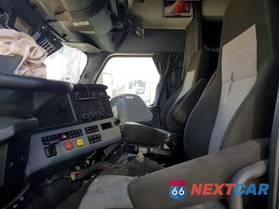 Zdjęcie 10 z 13 samochodu: 2022 FREIGHTLINER CASCADIA 126 VIN:3AKJHHDR5NSNS8060 - miniatura