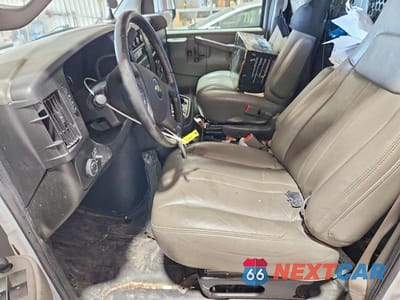 Zdjęcie 7 z 12 samochodu: 2022 CHEVROLET EXPRESS 2500 UTILITY / SERVICE VAN VIN:1GCWGAFPXN1241291 - miniatura