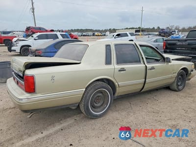 Trzecie zdjęcie samochodu z tyłu: 1997 LINCOLN TOWN CAR SIGNATURE VIN:1LNLM82W0VY726334 - miniatura