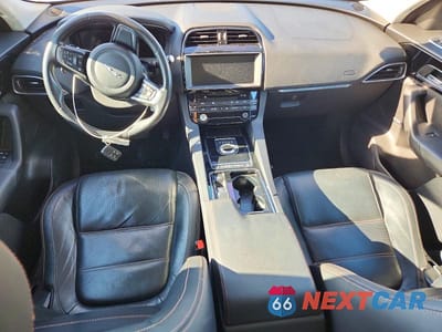 Zdjęcie 8 z 13 samochodu: 2020 JAGUAR F-PACE PRESTIGE VIN:SADCK2FX3LA648457 - miniatura