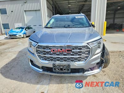 Piąte zdjęcie samochodu w środku: 2023 GMC TERRAIN DENALI VIN:3GKALXEG1PL266042 - miniatura