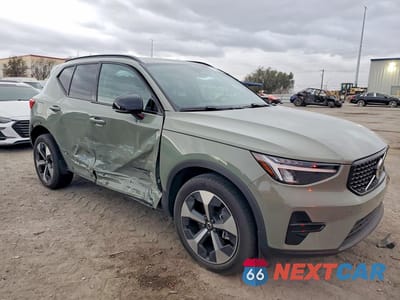 Czwarte zdjęcie samochodu z boku: 2024 VOLVO XC40 CORE VIN:YV4L12UK1R2364461 - miniatura