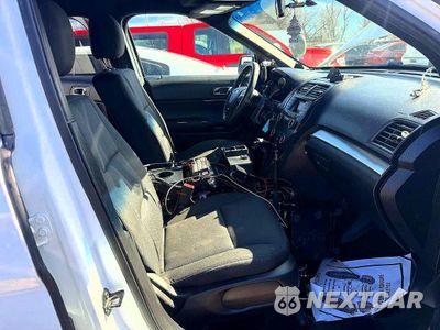 Piąte zdjęcie samochodu w środku: 2019 FORD EXPLORER POLICE INTERCEPTOR VIN:1FM5K8AR4KGA31995 - miniatura