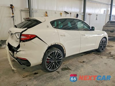 Trzecie zdjęcie samochodu z tyłu: 2019 MASERATI LEVANTE GTS VIN:ZN661ZUA8KX315622 - miniatura