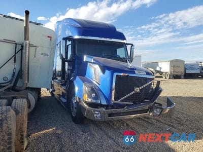 2018 VOLVO VNL SEMI TRUCK 4V4NC9EH1JN888914 - główne zdjęcie licytacji z USA - miniatura