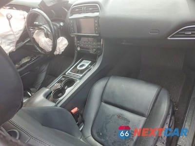 Zdjęcie 8 z 11 samochodu: 2017 JAGUAR XE PREMIUM VIN:SAJAD4BG8HA964301 - miniatura