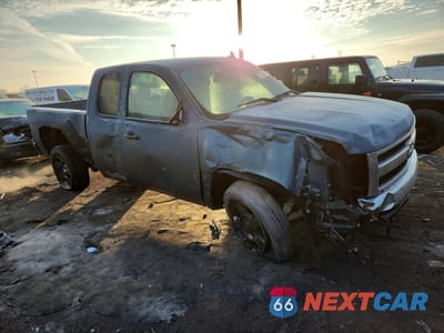 Czwarte zdjęcie samochodu z boku: 2007 CHEVROLET SILVERADO C1500 VIN:1GCEC19097Z534447 - miniatura